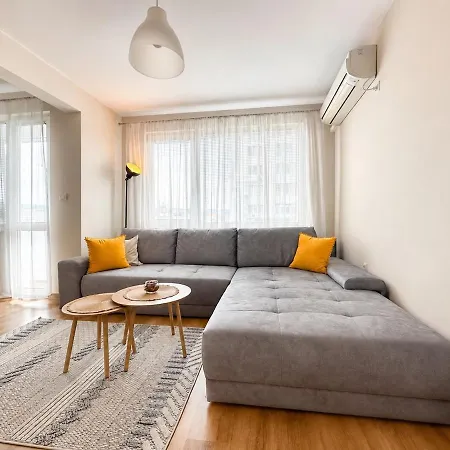 דירה Spacious And Stylish Near The Center *