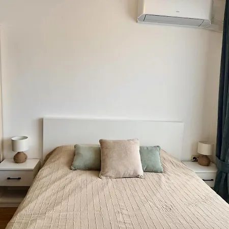 דירה Spacious And Stylish Near The Center