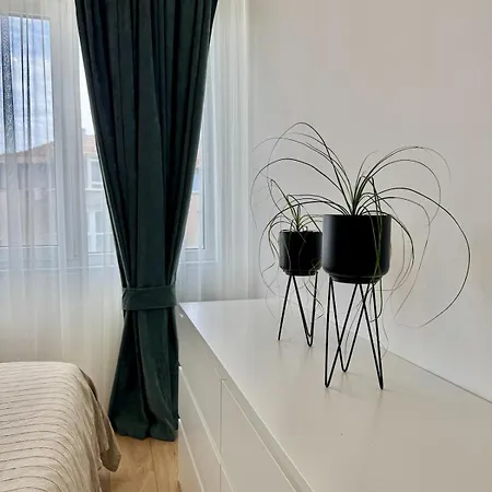 דירה Spacious And Stylish Near The Center