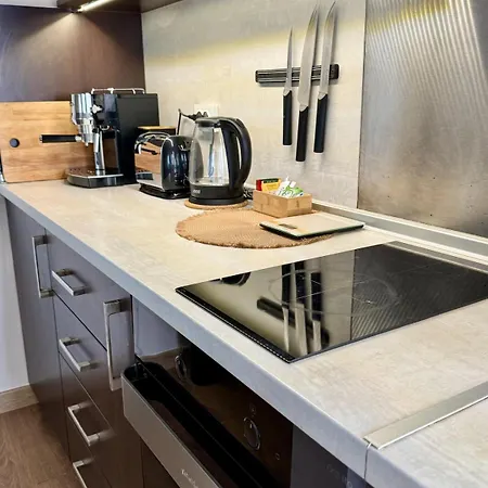 Spacious And Stylish Near The Center וארנה