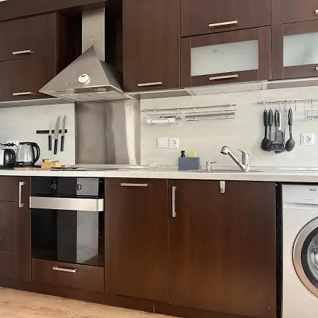 Spacious And Stylish Near The Center וארנה