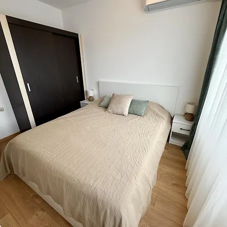 Spacious And Stylish Near The Center * וארנה