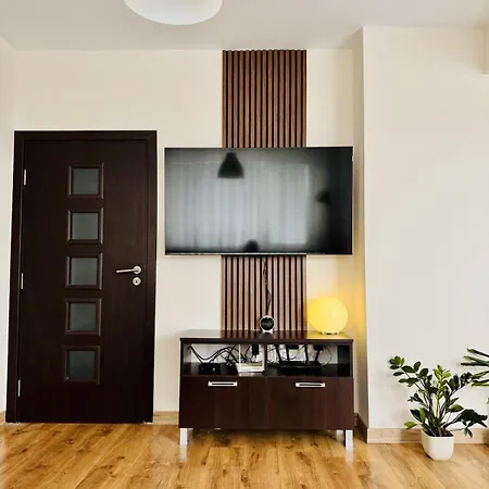 דירה Spacious And Stylish Near The Center