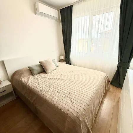 Spacious And Stylish Near The Center וארנה